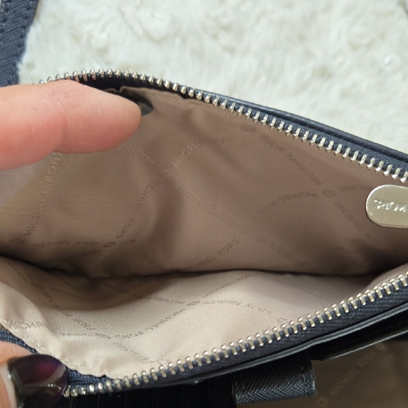 Michael Kors Dark Patterned Wristlet Double Zip Wallet NWOT - Picture 10 of 10